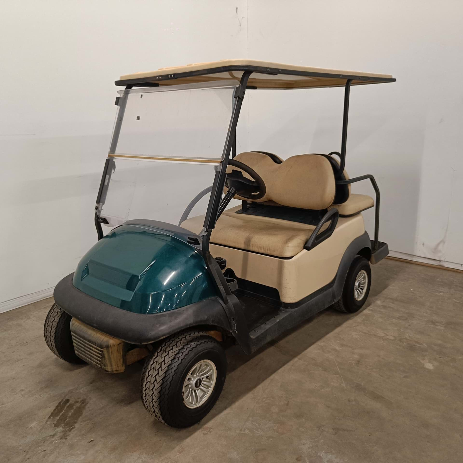 Picture of Trade - 2018 - Electric lithium - Club Car - Villager 4 - 4 seater - Beige